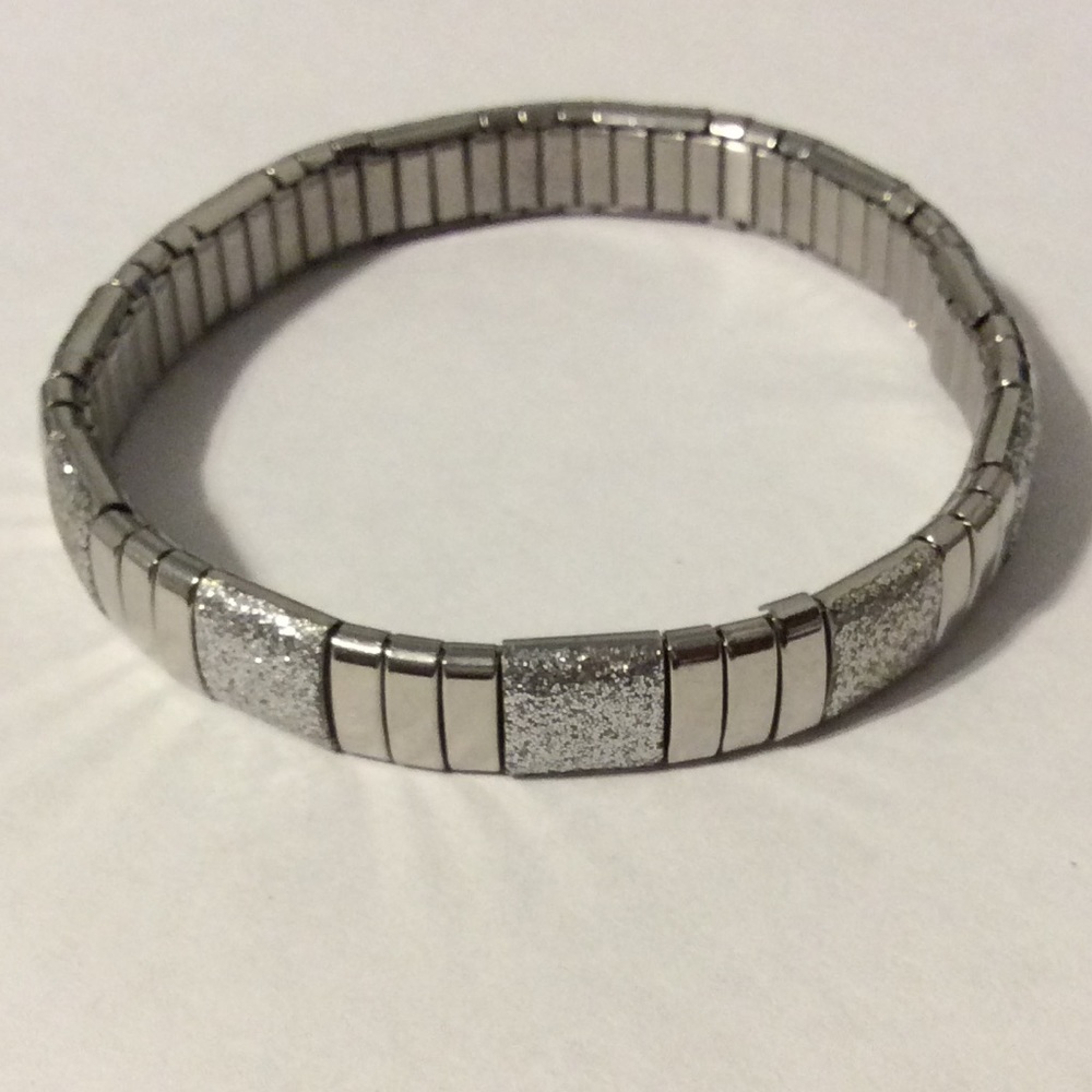 ✨Silver Tone Glitter Stretch Bracelet✨
